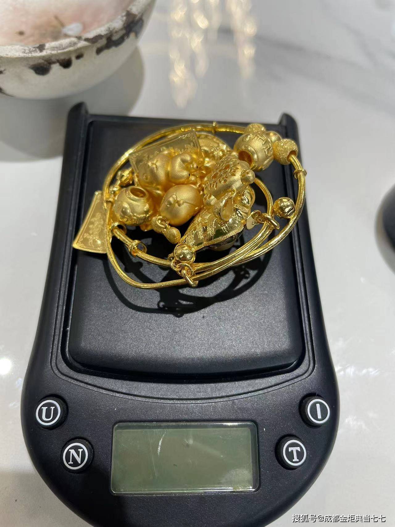 海宁最新24小时上门回收金价方法分析(最方便真实的海宁24小时上门回收黄金方法)